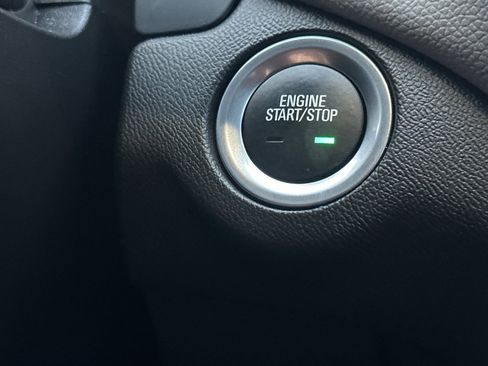 Used 2024 Chevrolet Equinox LS w/ LS Convenience Package image 29