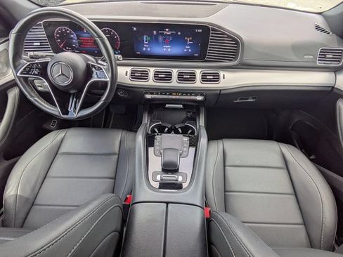 Used 2024 Mercedes-Benz GLS 450 4MATIC image 16