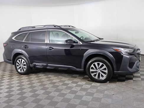 Used 2023 Subaru Outback Premium AWD/4WD image 18