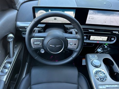 Used 2025 Genesis GV60 RWD image 15