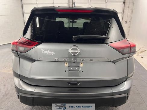 Used 2025 Nissan Rogue SV FWD image 6