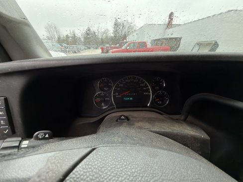 Used 2018 GMC Savana 2500 w/ Driver Convenience Package image 9