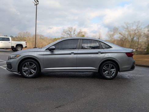 Used 2024 Volkswagen Jetta SE image 6