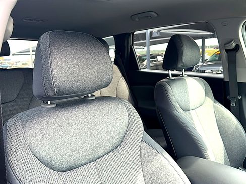 Used 2023 Hyundai Santa Fe SEL w/ Cargo Package image 24