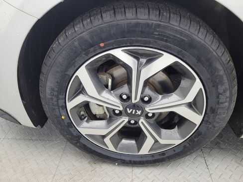 Used 2021 Kia Forte LXS image 31