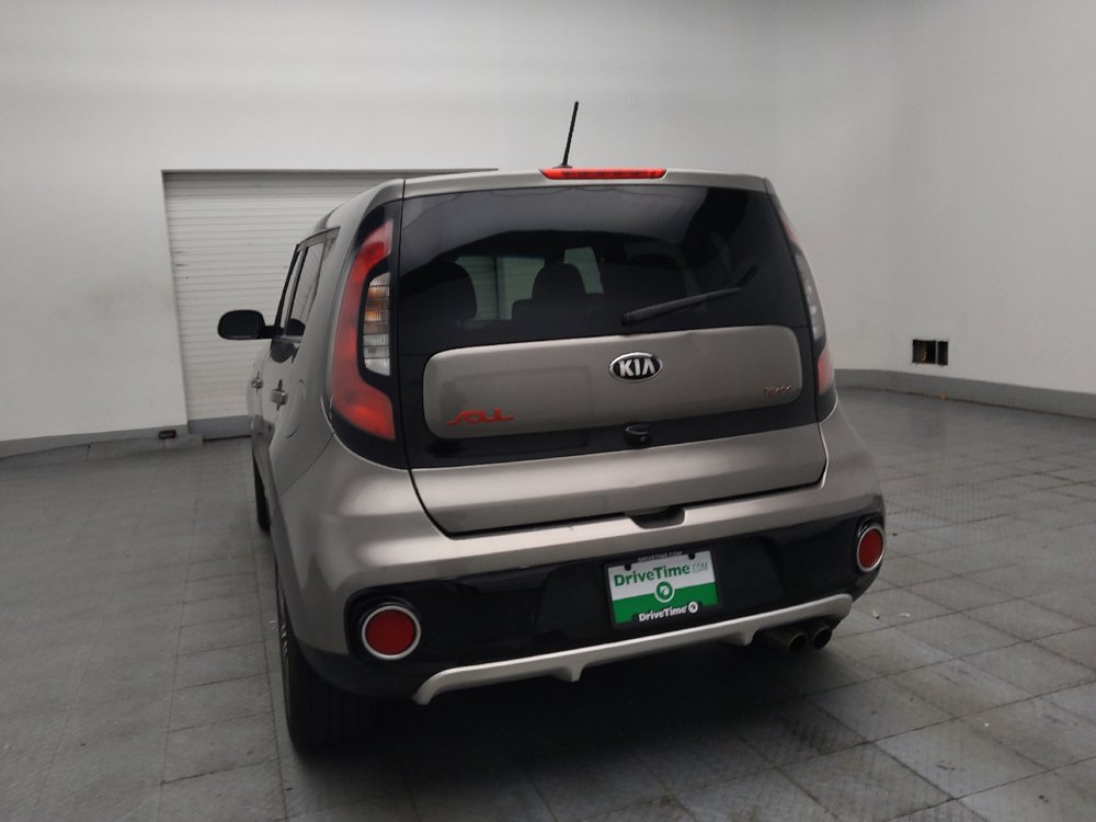 Used 2019 Kia Soul ! FWD image 6