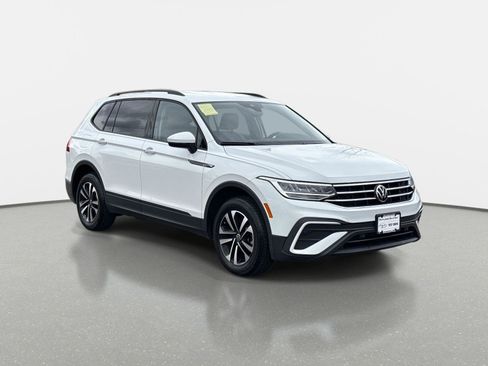 Used 2024 Volkswagen Tiguan S image 3