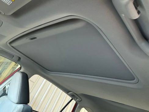 Used 2015 Toyota RAV4 XLE FWD image 6