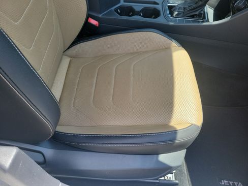 Used 2021 Volkswagen Jetta SEL Premium FWD image 19