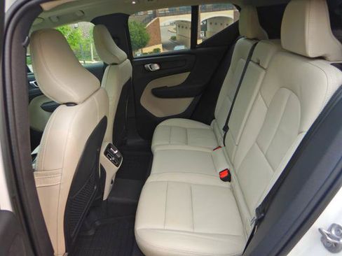 Used 2023 Volvo XC40 B5 Plus w/ Protection Package Premier AWD/4WD image 14