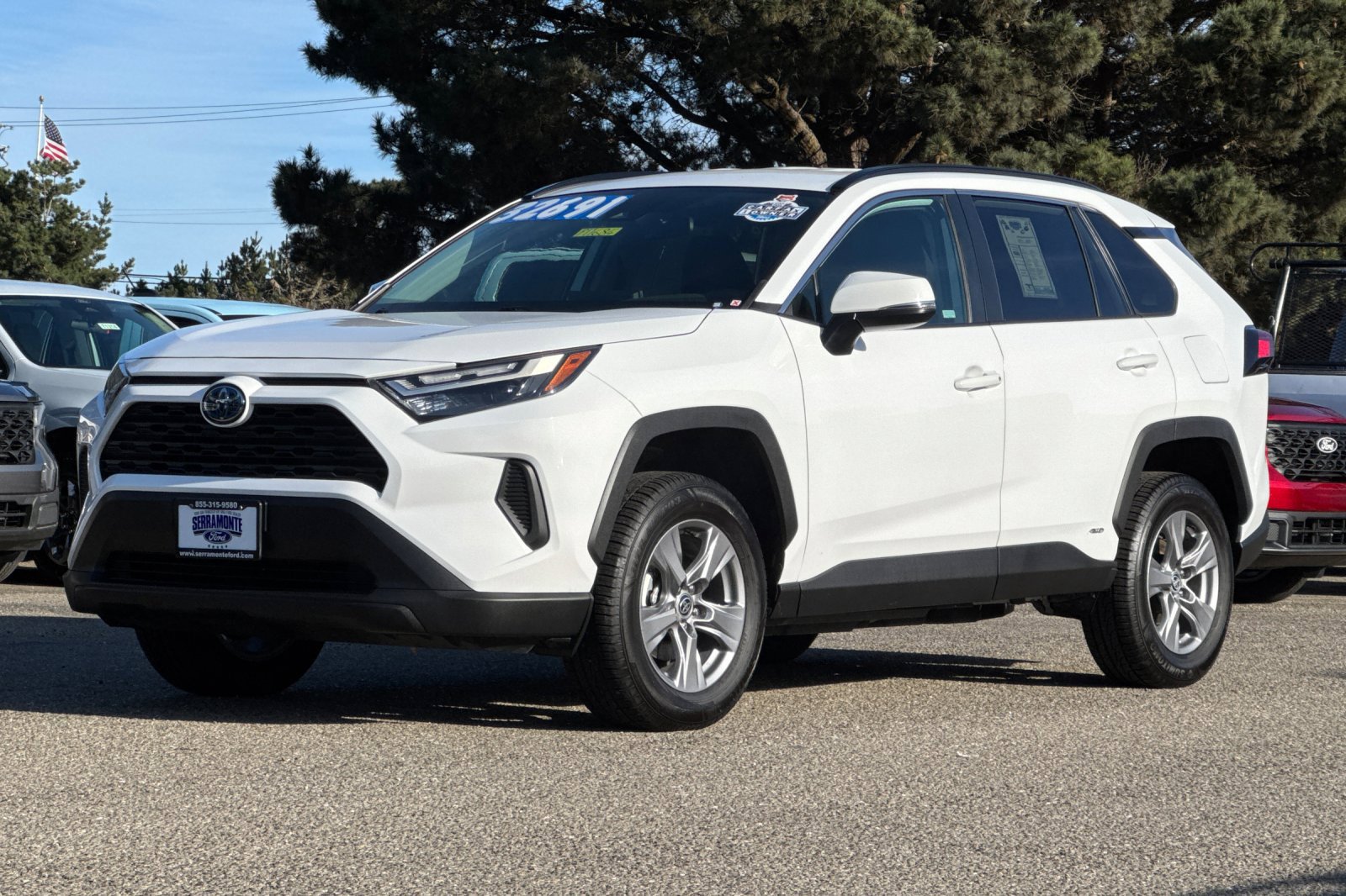 Used 2023 Toyota RAV4 XLE w/ XLE Grade Weather Package AWD/4WD image 10