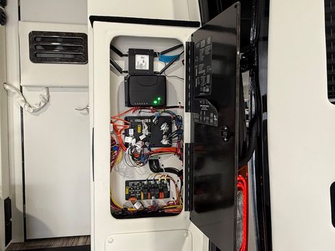 Used 2022 Mercedes-Benz Sprinter 3500 image 21