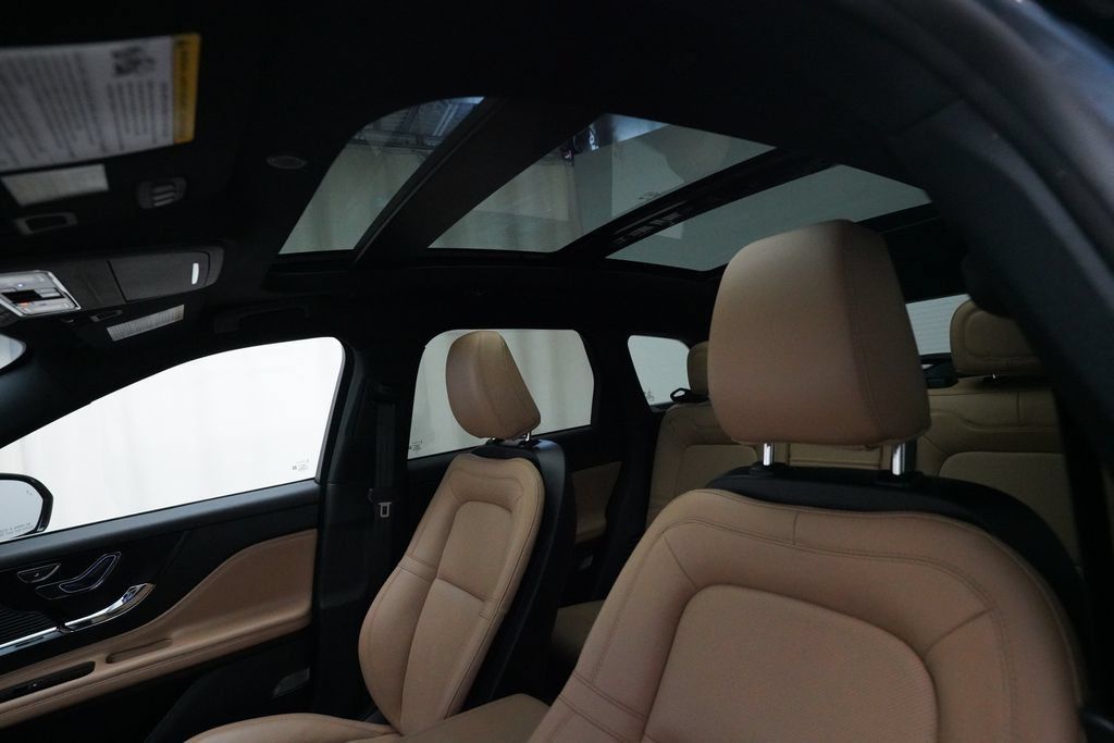 Used 2022 Lincoln Corsair Reserve w/ Equipment Group 201A AWD/4WD image 32