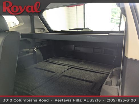 Used 2020 Volkswagen Tiguan SE w/ Panoramic Sunroof Package FWD image 15