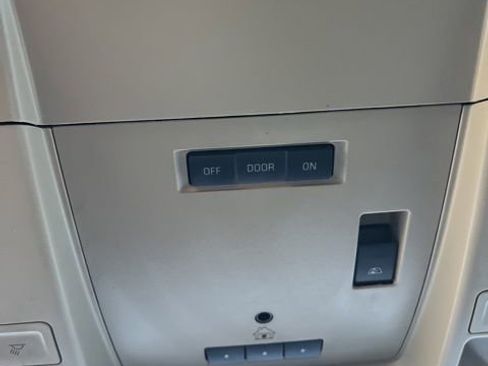 Used 2017 Chevrolet Silverado 1500 LTZ w/ Texas Edition image 19