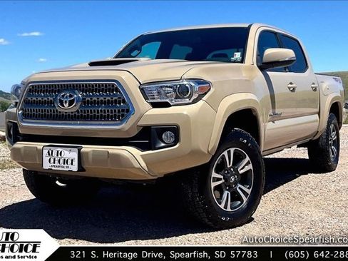 Used 2017 Toyota Tacoma TRD Sport AWD/4WD image 1