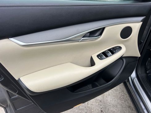 Used 2022 INFINITI QX50 Luxe image 10