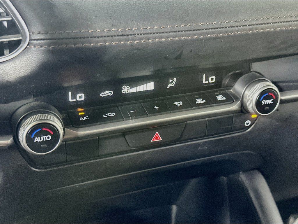 Used 2024 MAZDA MAZDA3 s FWD image 28