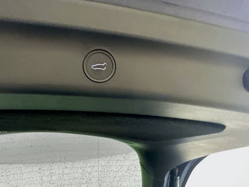 Used 2023 Tesla Model Y 2WD image 29