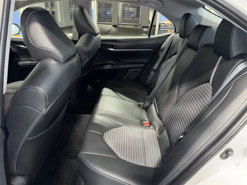Used 2023 Toyota Camry SE image 17