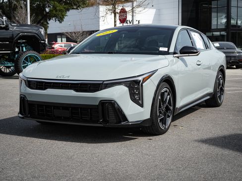 Used 2025 Kia K4 GT-Line w/ GT-Line Premium Package image 5