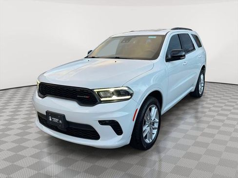 Used 2023 Dodge Durango GT image 3
