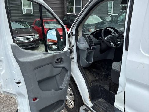 Used 2015 Ford Transit 250 130 Low Roof w/ Exterior Upgrade Package RWD image 19