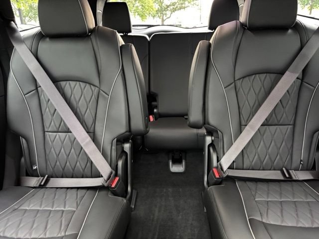 Used 2024 Buick Enclave Avenir w/ Avenir Technology Package AWD/4WD image 25