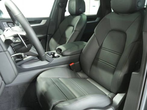New 2026 Porsche Cayenne S AWD/4WD image 5
