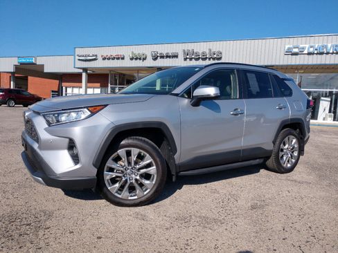 Used 2019 Toyota RAV4 Limited image 1