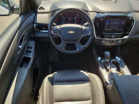 Used 2023 Chevrolet Traverse LT w/ LPO, Floor Liner Package FWD image 14
