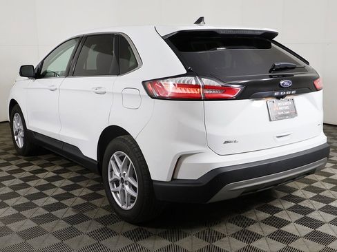 Used 2024 Ford Edge SEL image 8