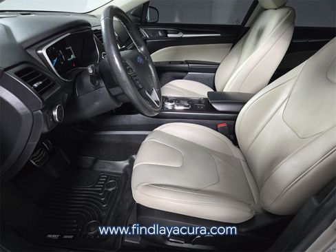 Used 2018 Ford Fusion Titanium image 11