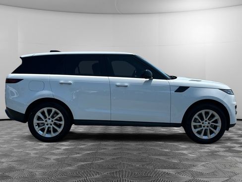 Used 2025 Land Rover Range Rover Sport SE AWD/4WD image 6