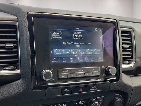 Used 2024 Nissan Frontier SL w/ Technology Package RWD image 15