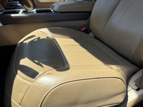 Certified 2025 Land Rover Range Rover Long Wheelbase SE image 17