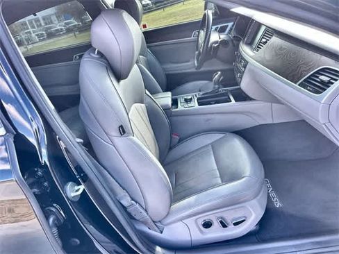 Used 2015 Hyundai Genesis 3.8 w/ Option Group 04 image 12