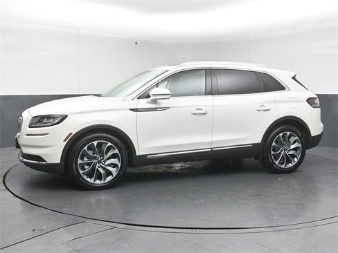 Certified 2023 Lincoln Nautilus Reserve w/ Luxury Package image 4