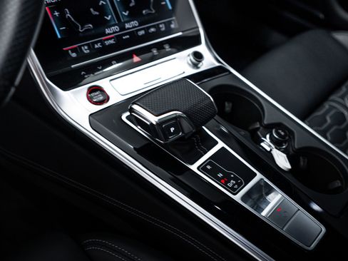 Used 2024 Audi RS 6 performance image 12