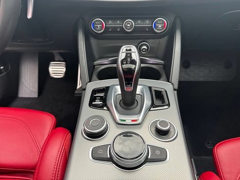 Used 2023 Alfa Romeo Stelvio Veloce AWD/4WD image 44