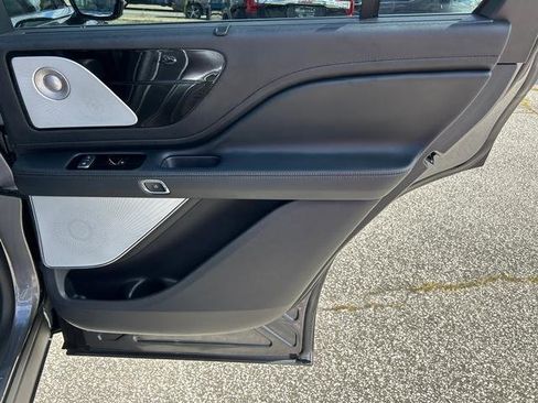 Used 2025 Lincoln Aviator Reserve w/ Luxury Package image 26