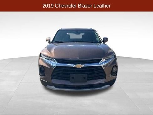 Used 2019 Chevrolet Blazer LT image 2