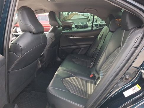 Used 2019 Toyota Camry SE image 10