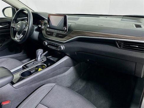 Used 2024 Nissan Altima 2.5 SV image 26