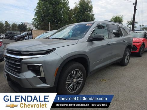 Certified 2024 Chevrolet Traverse LT AWD/4WD image 2