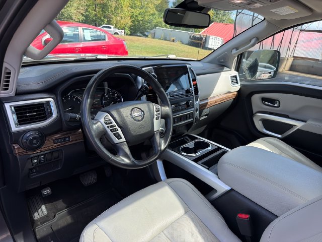 Used 2020 Nissan Titan SL w/ Moonroof Package AWD/4WD image 14