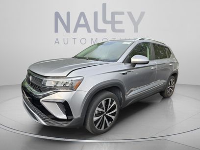 Used 2023 Volkswagen Taos SE w/ Panoramic Sunroof Package