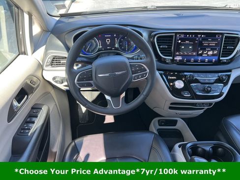 Certified 2023 Chrysler Pacifica Touring-L image 33