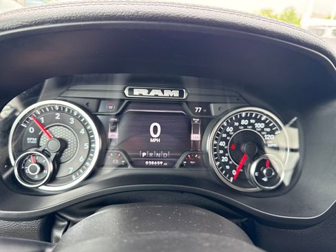 Used 2022 RAM 1500 Laramie AWD/4WD image 18