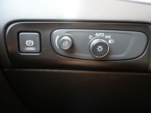 Used 2020 Buick Enclave Avenir w/ Avenir Technology Package AWD/4WD image 26